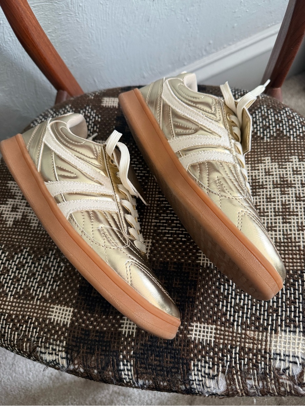 STEVE MADDEN MADRID Sneakers 9.5 Gold